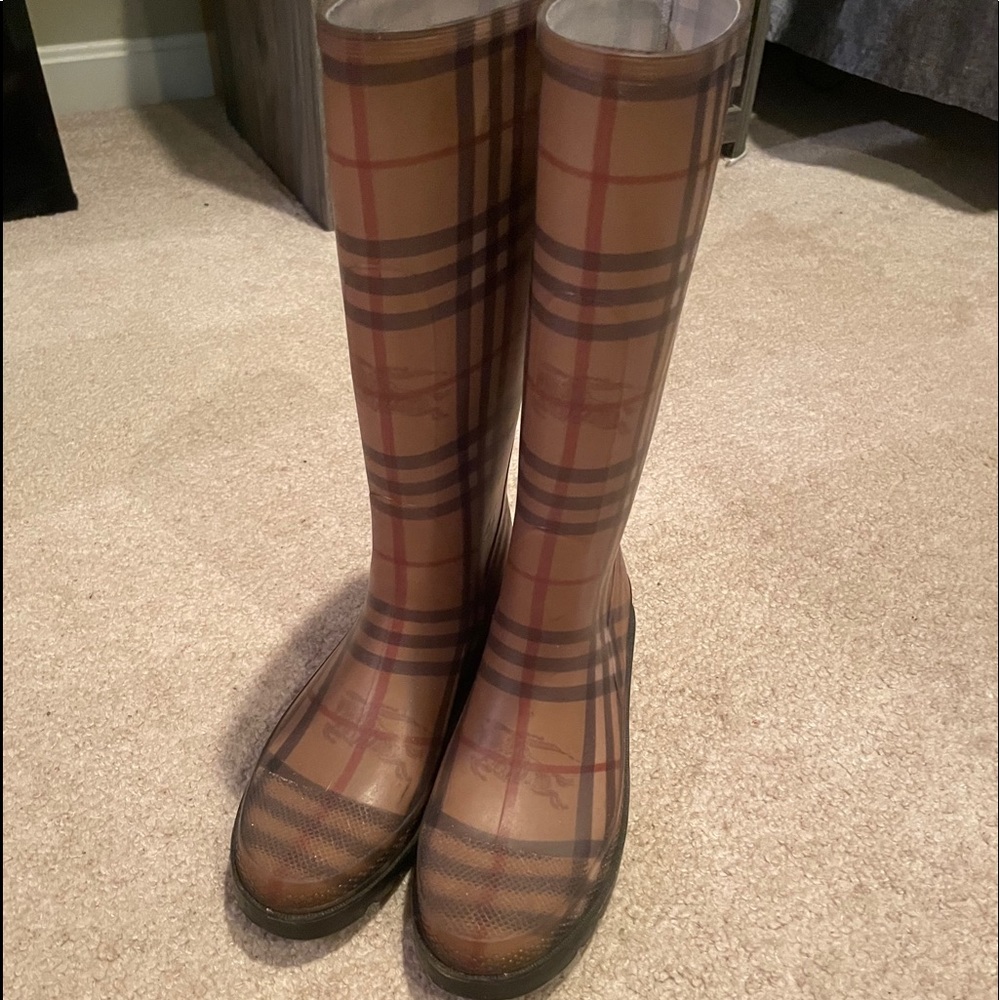 Authentic Burberry Rainboots